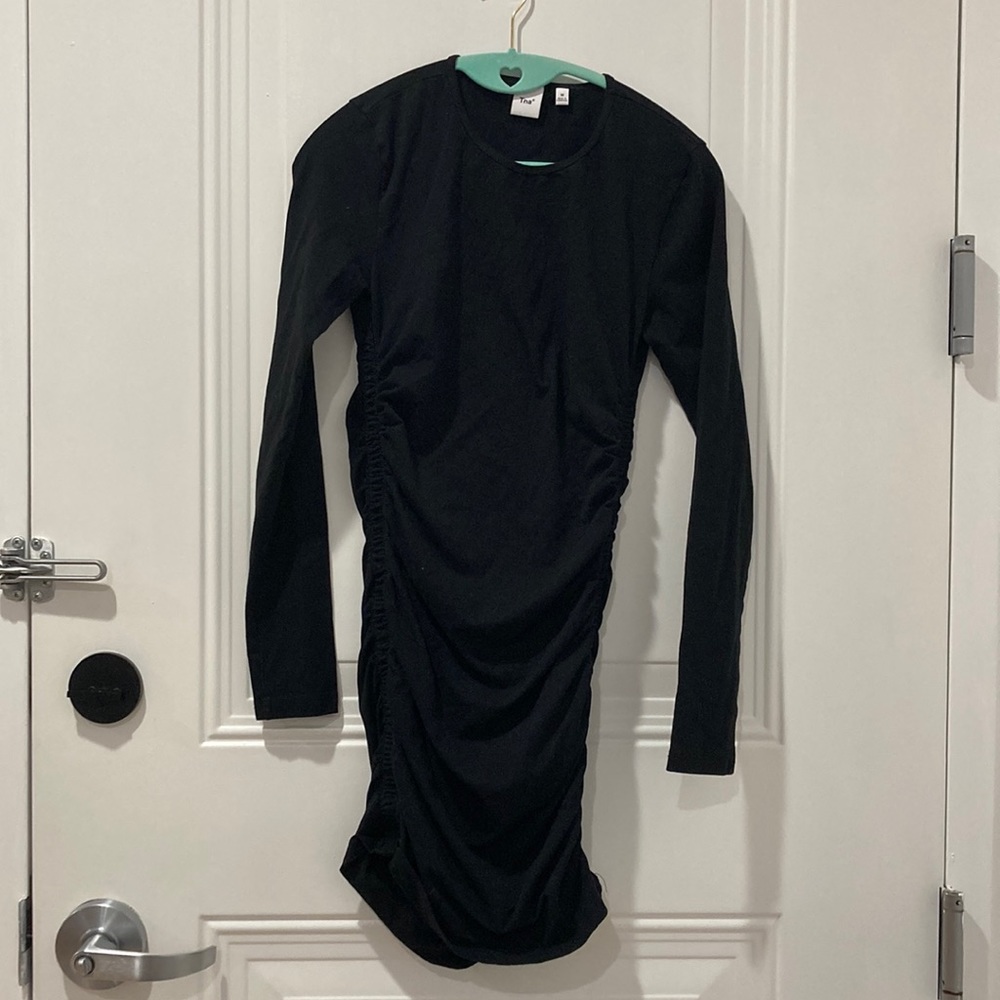NWOT aritzia black Chill Malibu Longsleeve Dress